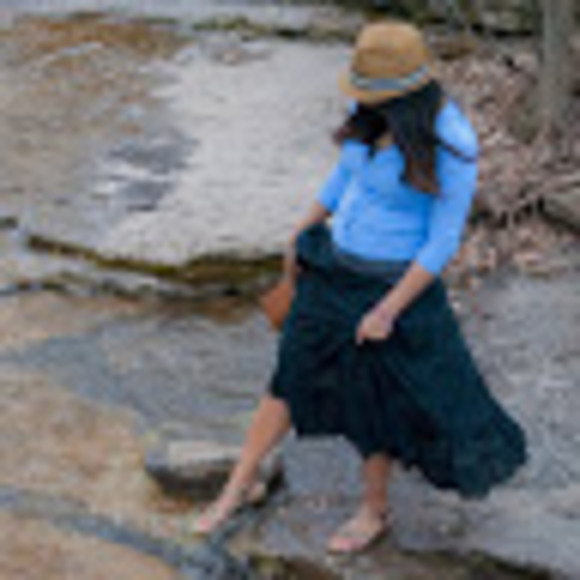 Meet your Posher, Christina - Picture 1 of 1